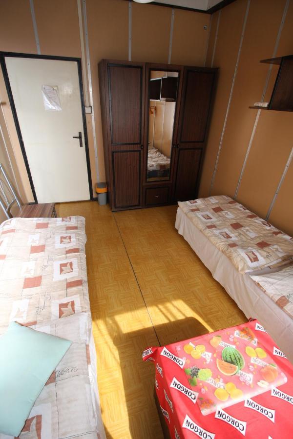 Garni Hotell Liptovský Mikuláš Exteriör bild