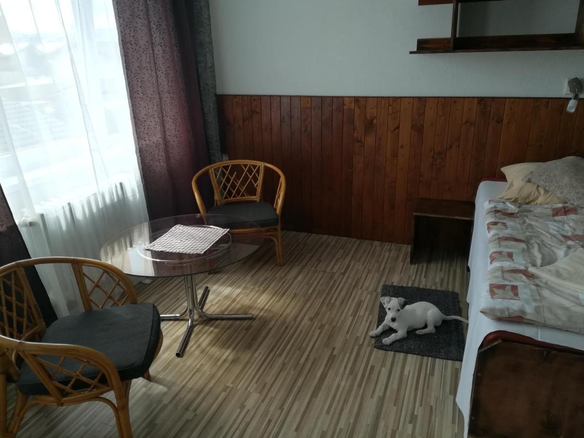 Garni Hotell Liptovský Mikuláš Exteriör bild