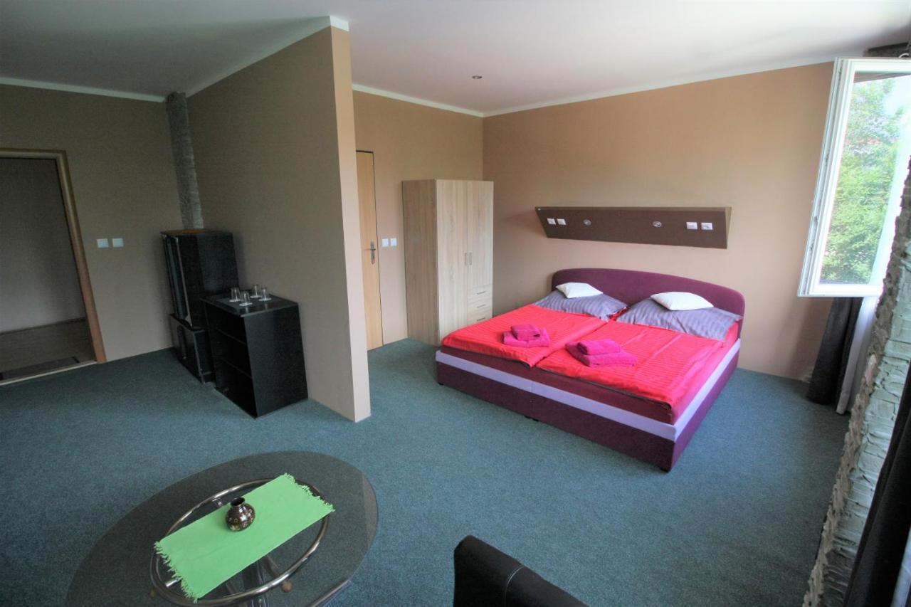 Garni Hotell Liptovský Mikuláš Exteriör bild