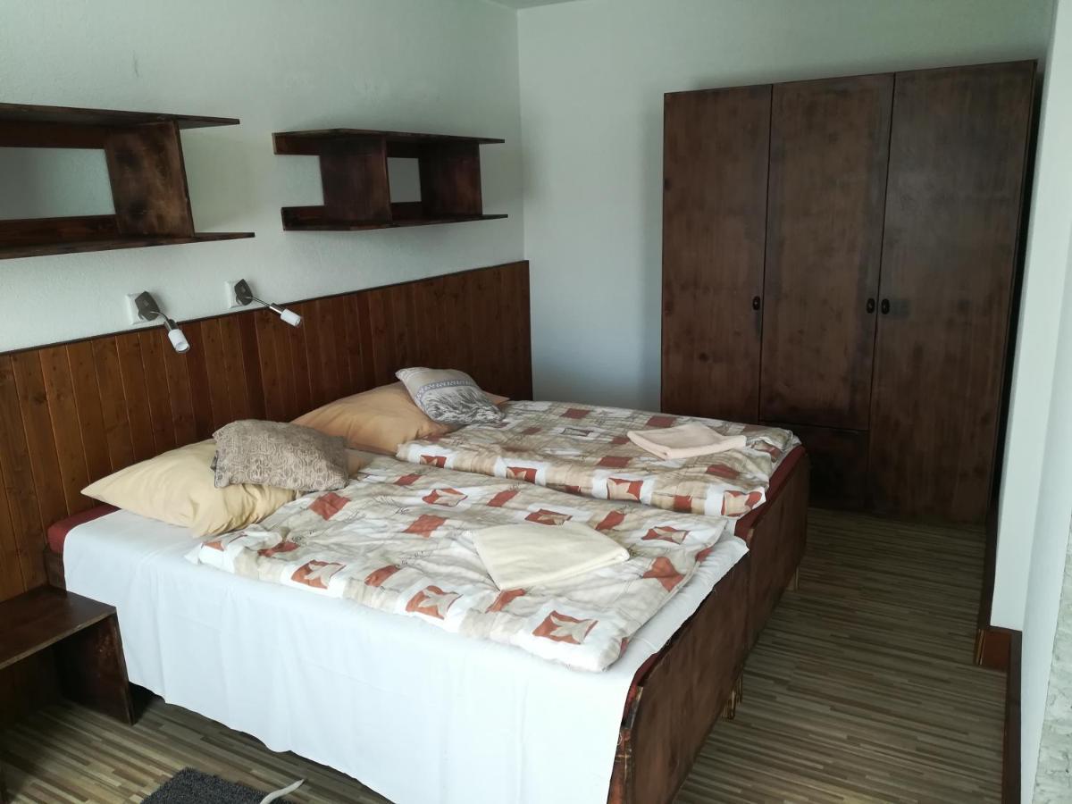 Garni Hotell Liptovský Mikuláš Exteriör bild