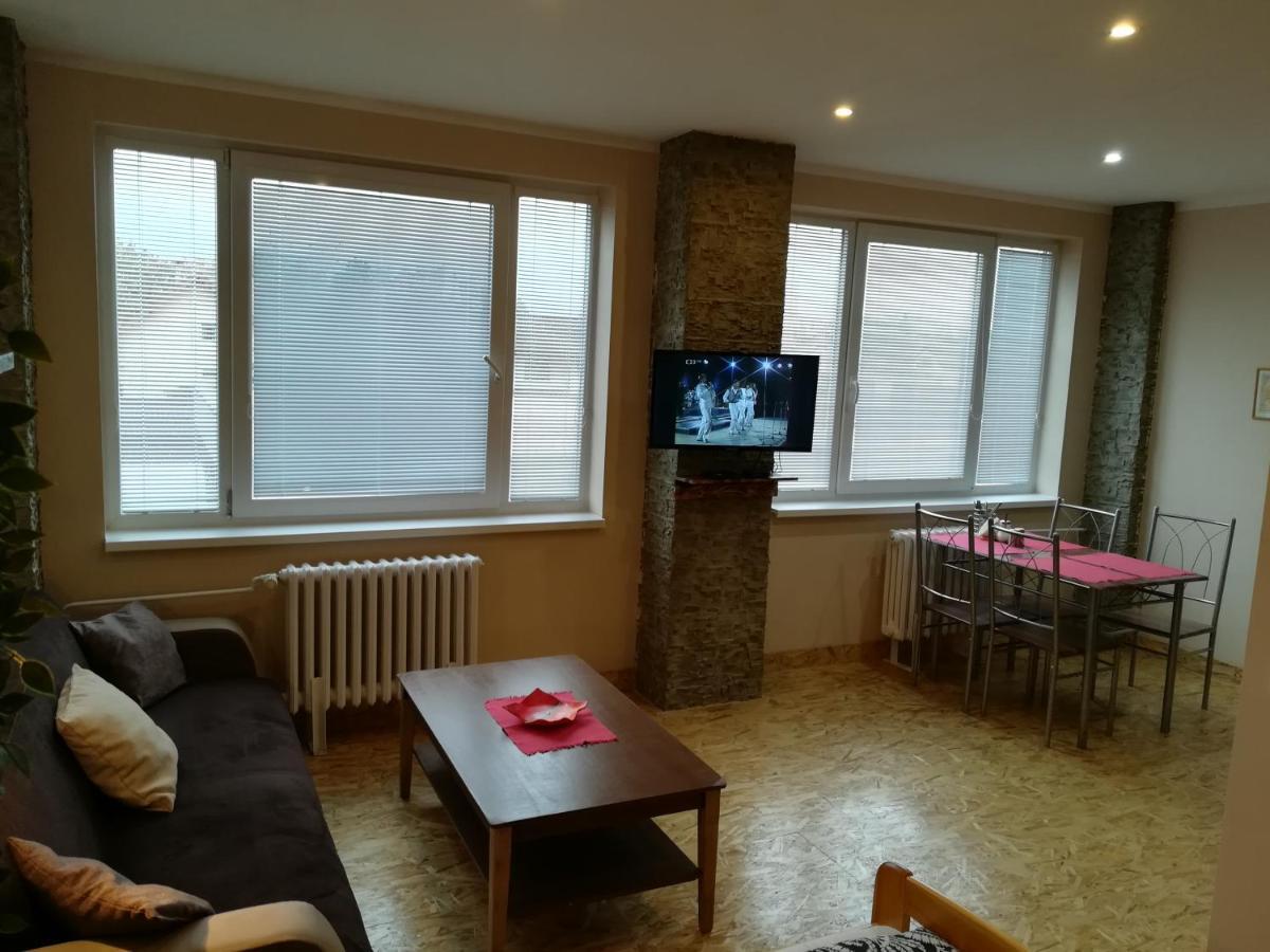 Garni Hotell Liptovský Mikuláš Exteriör bild