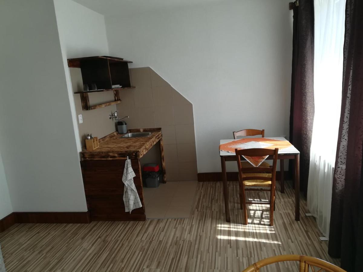 Garni Hotell Liptovský Mikuláš Exteriör bild