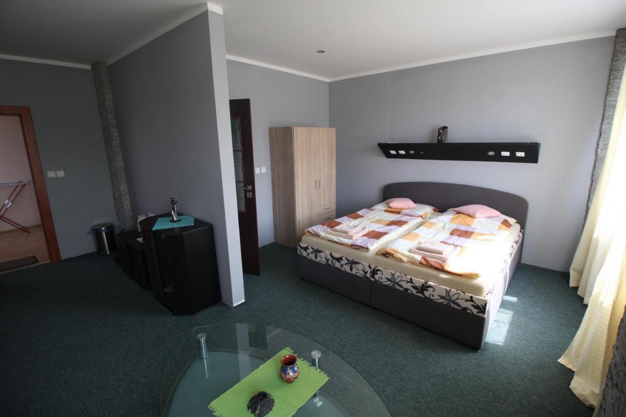 Garni Hotell Liptovský Mikuláš Exteriör bild